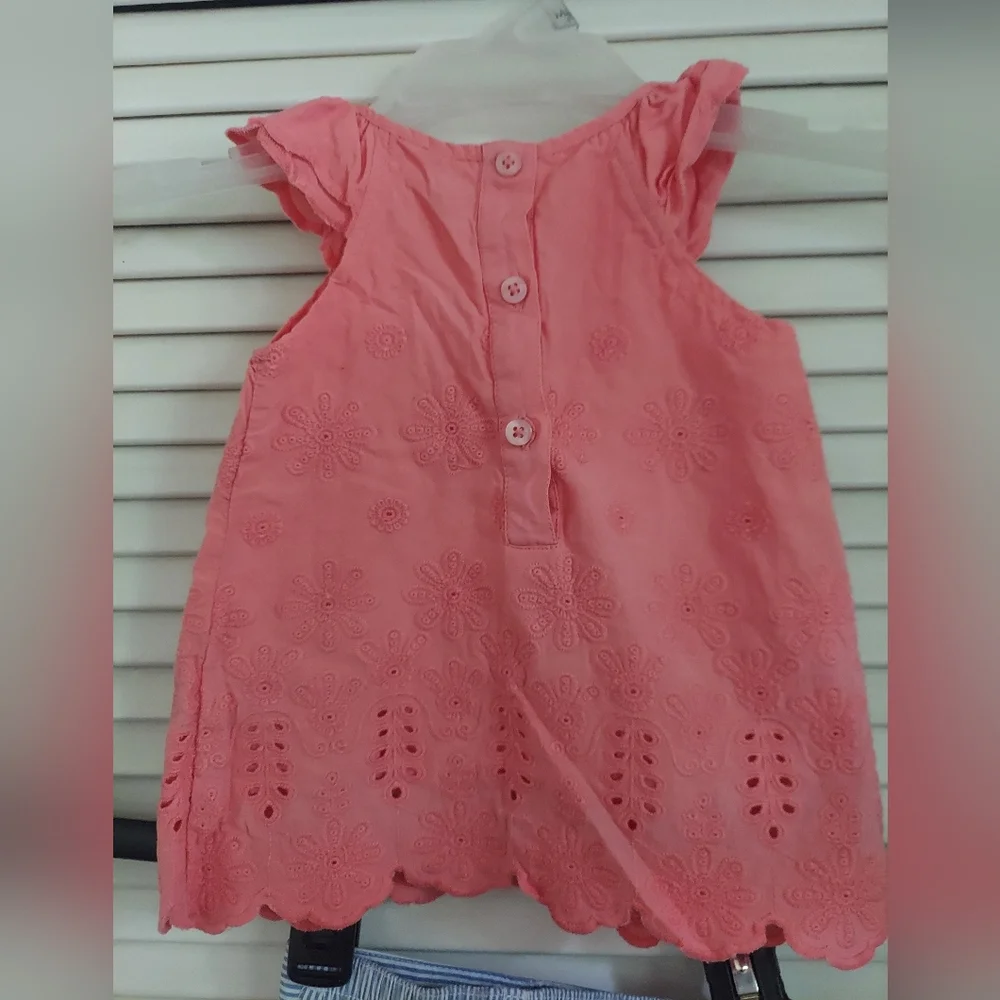 🎁 10/$25- tank and shorts; eyelit top with striped shorts,  3-6 months